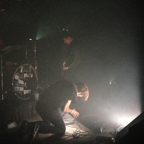 APTBS's Oliver Ackermann tries to grind off his guitar strings with a strobe light.